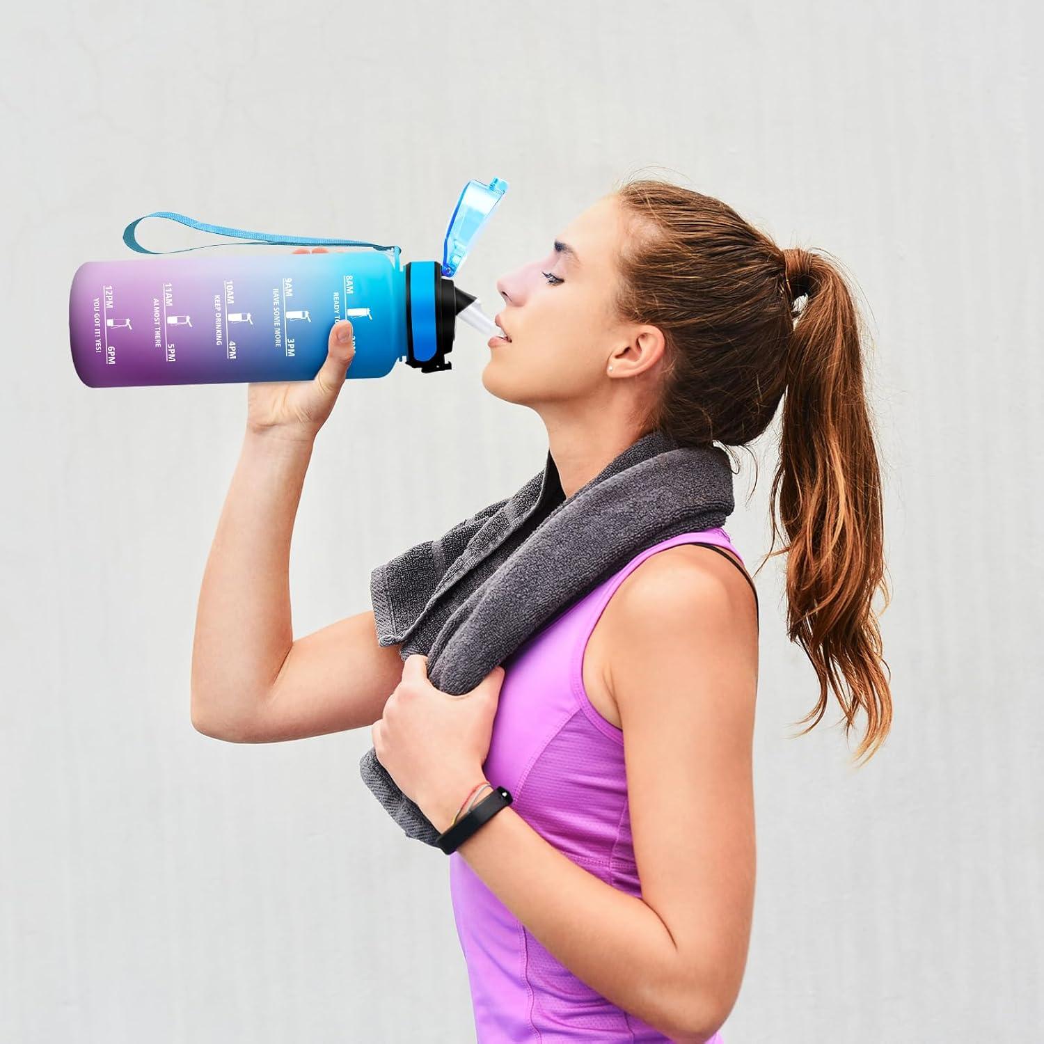 imageGourde 1L Gourde Sport Gourde avec Paille Rutilisable Rutilisable Bouteille deau avec Marqueur de Temps Water Bottle pour Adulte lcole Cyclisme Voyage Camping Fitness Yoga Bureau50oz1500ml Paille Bleu Lilas