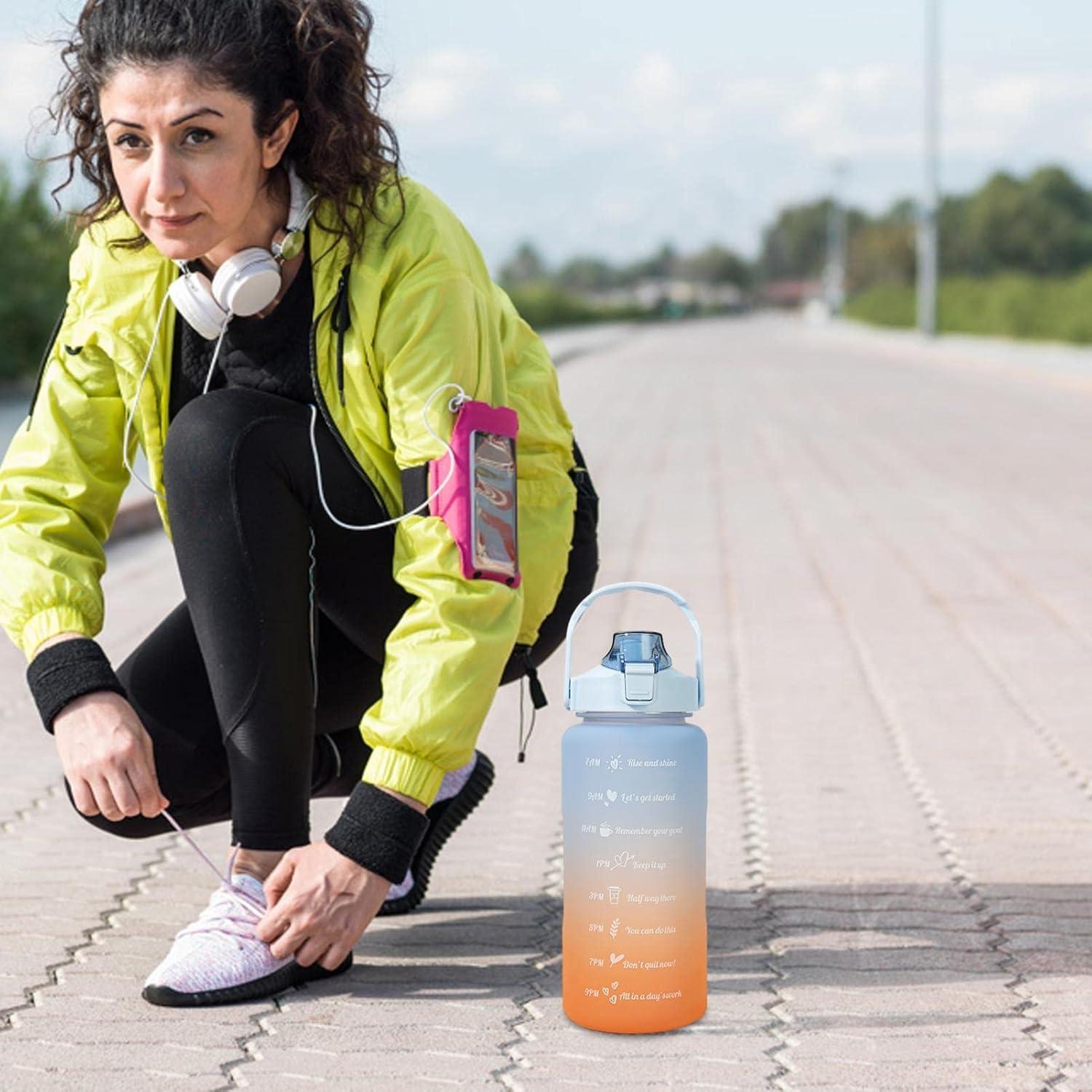 imageSport pour Filles Tasses Eau tanches 2L avec Paille Conteneurs deau Voyage faciles Transporter avec Design Rabattable pour Les familles Les campeurs et Les MeilleursDgrad Bleu