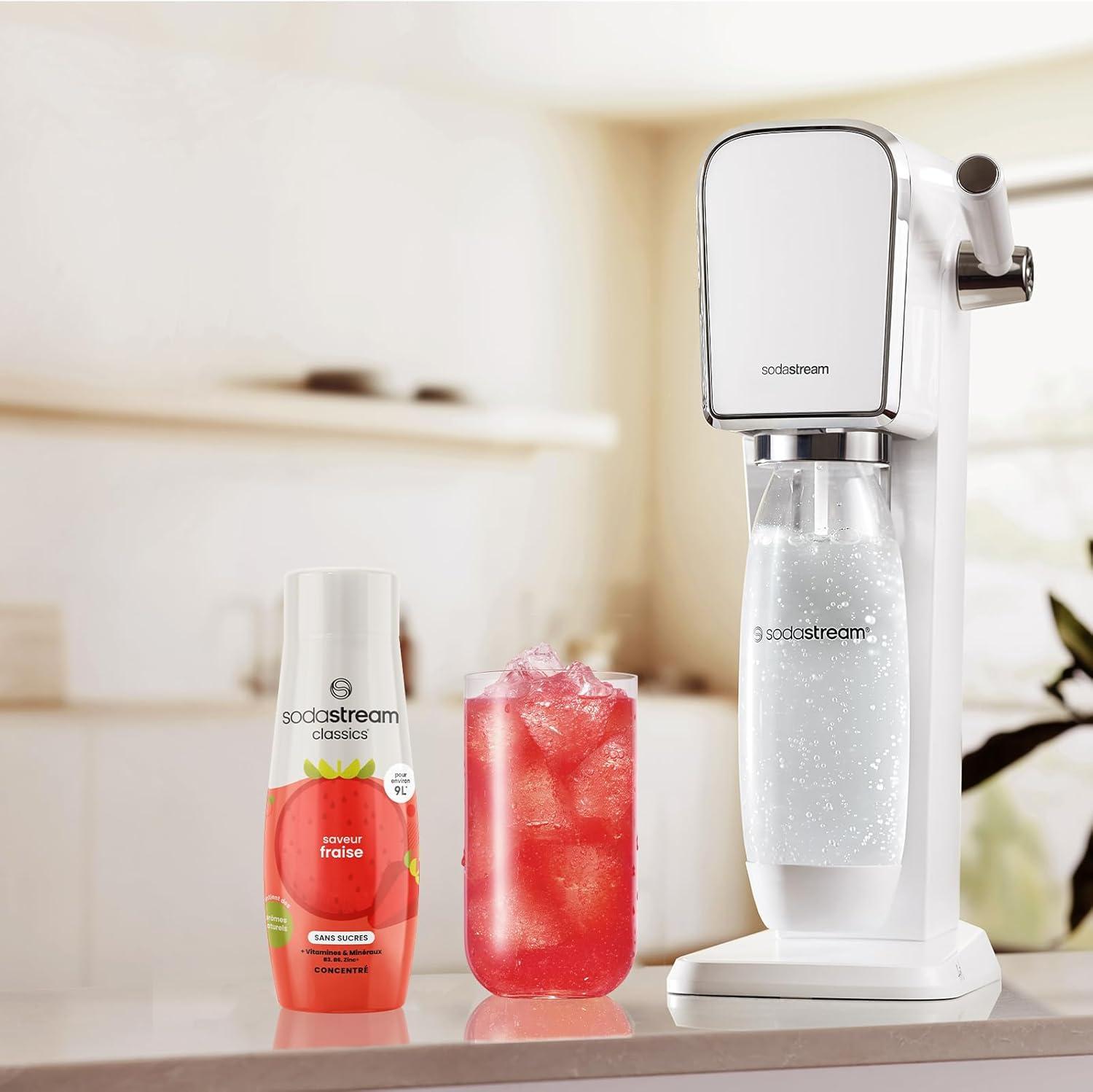 imageSodaStream Concentr Fraise Sans Sucres pour Machine Eau Ptillante et Soda Prparez jusqu 9 Litres de Sirop de Fraise en Quelques Secondes 440ml