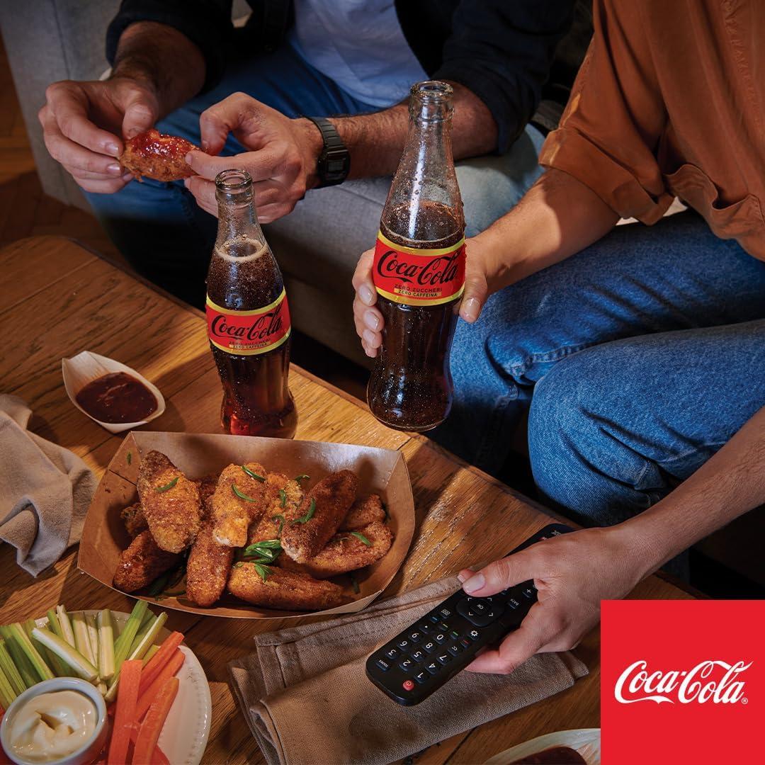 imageCocaCola Zero Sucres Zero Cafine 24 canettes de 330 ml tout le got CocaCola sans calories et sans cafine canette 100 recyclable boisson analcolique avec dulcorantsZro zro