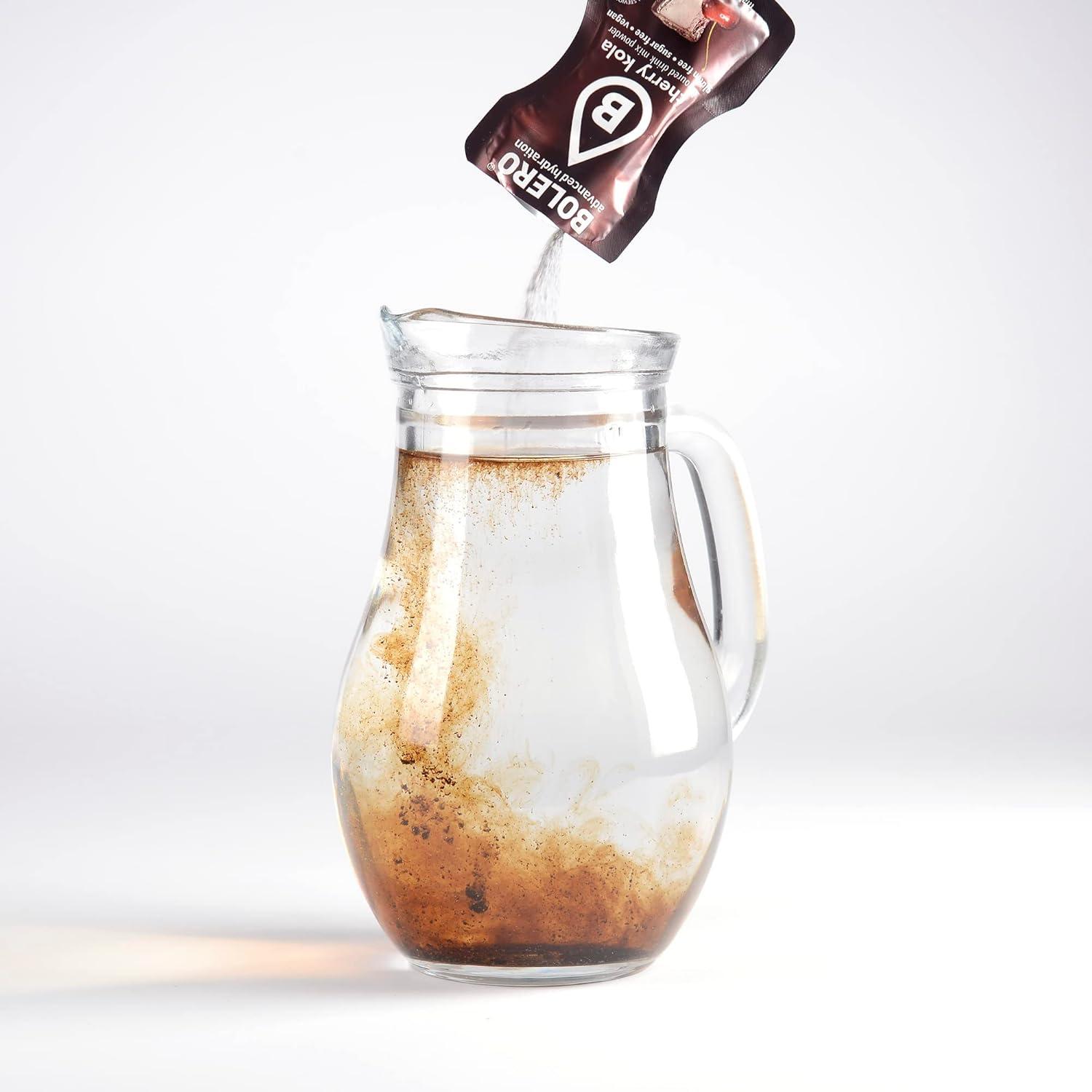 imageBolero CHERRY COLA 24x3g Jus en poudre sans sucre dulcor la stvia vitamine C pour enfants et sportifs sans gluten vgtalien saveur cerise cola