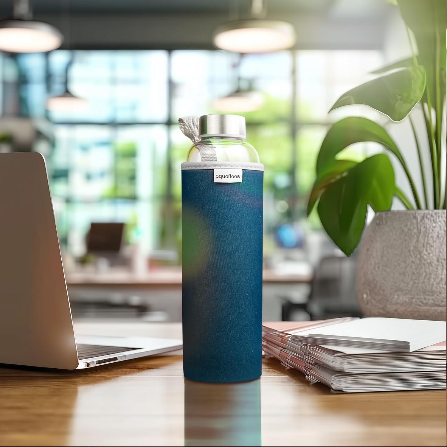 imageAquafloow Bouteille deau Brosilicate tui en Noprne 700 ml Flacons deau en Verre avec Couvercle en Bambou Sans BPA Idale pour Le Bureau Lcole La Maison Bleu foncBleu Fonc