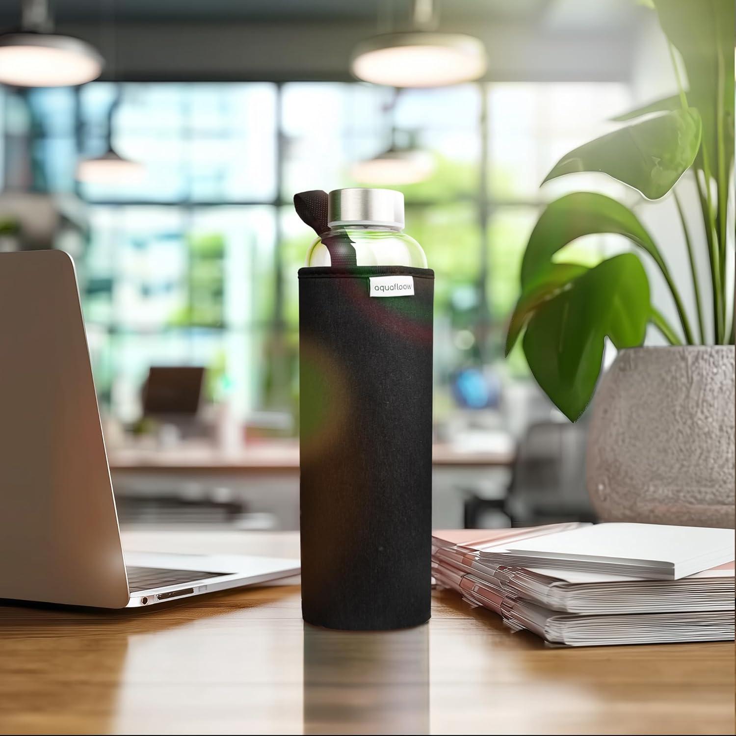 imageAquafloow Bouteille deau Brosilicate tui en Noprne 700 ml Flacons deau en Verre avec Couvercle en Bambou Sans BPA Idale pour Le Bureau Lcole La Maison Bleu foncNoir