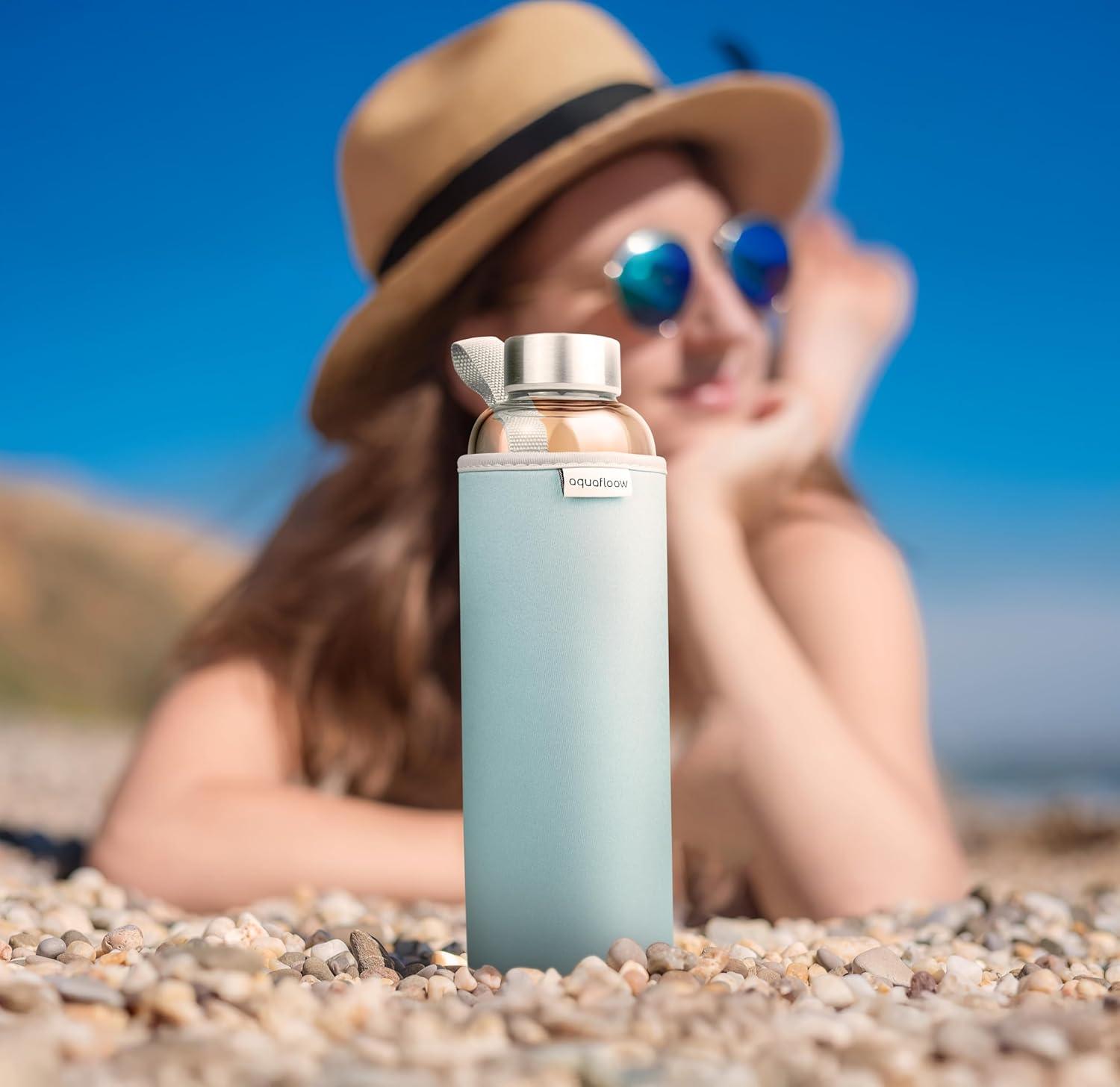 imageAquafloow Bouteille deau Brosilicate tui en Noprne 700 ml Flacons deau en Verre avec Couvercle en Bambou Sans BPA Idale pour Le Bureau Lcole La Maison Bleu foncBleu Clair