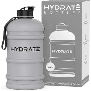 HYDRATE XL Bouteille d&rsquo;eau 2,2 L – Bouteille de Gym Avec Sangles de Transport – Gourde Fitness – Sans BPA, Pop-up Bouchon – pour le Sport, le Yoga et les Activités de Plein Air (Matte Camo)(Gris Mat)
