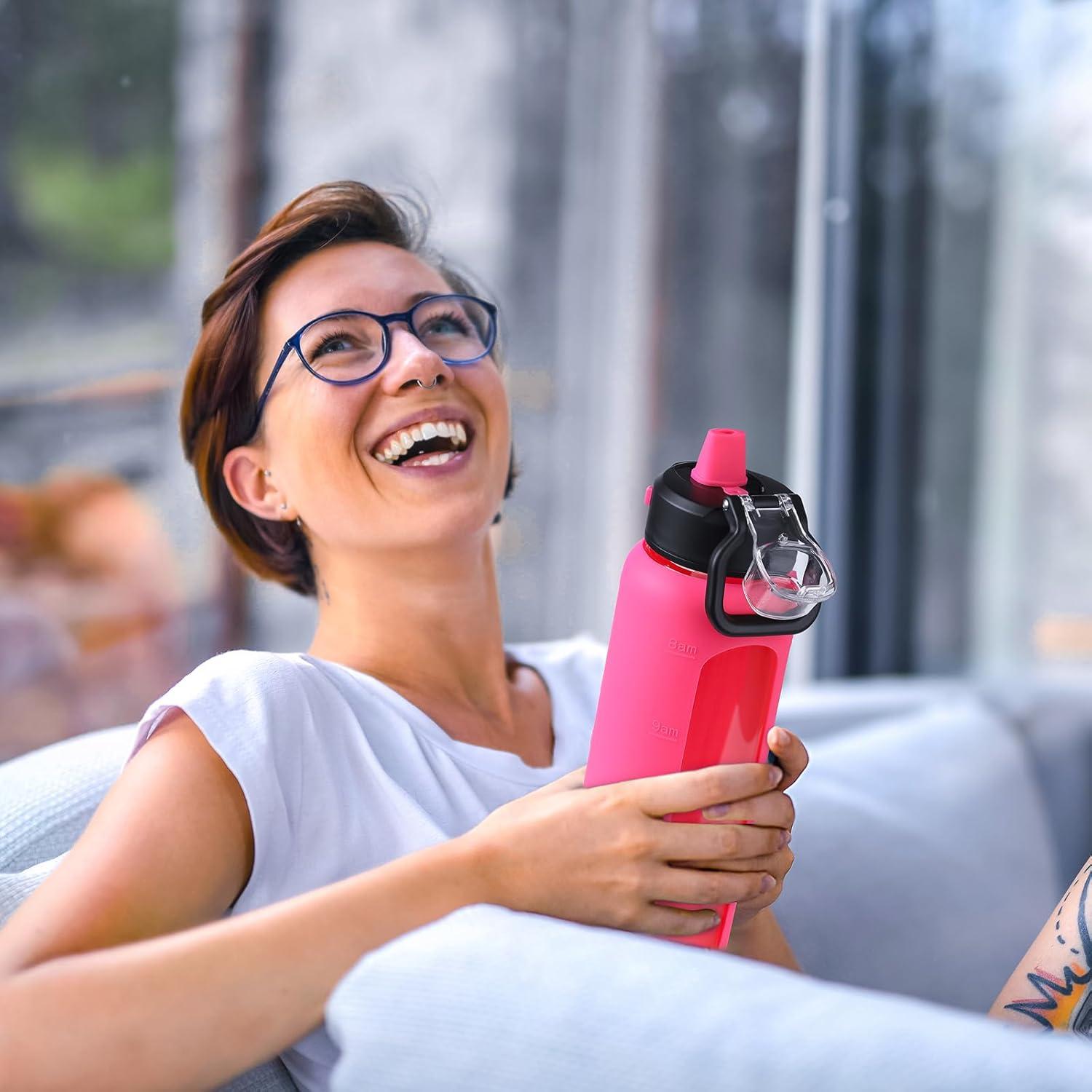 imageBLUEGO 900ML Bouteille deau en Verre avec Poigne et Paille Bouteille dhydratation avec Manchon en Silicone et Marquage du Temps Gourde de Motivation pour Gym Sport Extrieur Antifuite Bleu foncRouge