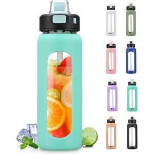 BLUEGO 900ML Bouteille d&rsquo;eau en Verre avec Poignée et Paille Bouteille d&rsquo;hydratation avec Manchon en Silicone et Marquage du Temps Gourde de Motivation pour Gym Sport Extérieur Anti-fuite, Bleu foncé(Vert)