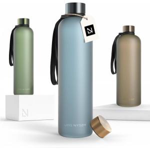 LARS NYSØM Gourde 1l | Bouteille d&rsquo;eau 1000ml | Gourde de sport ultralégère en Tritan | Idéal pour le sport, le bureau, le yoga, les enfants | 2 couvercles inclus (Carbon Black, 1000ml)(Sky Blue)