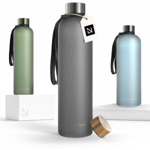 LARS NYSØM Gourde 1l | Bouteille d&rsquo;eau 1000ml | Gourde de sport ultralégère en Tritan | Idéal pour le sport, le bureau, le yoga, les enfants | 2 couvercles inclus (Carbon Black, 1000ml)(Ash Gray – Gold)