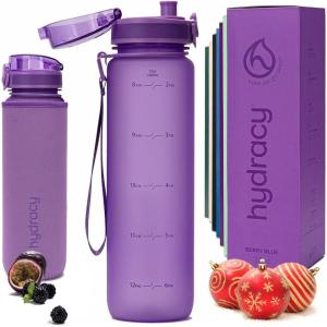Hydracy Gourde d&rsquo;Eau 1L sans BPA, Bouteille avec Marqueur de Temps, Infuseur et Verrouillage Sécurisé – Housse en Néoprène, Étanche, Anti-Fuite, Réutilisable, Légère – Idéal pour Sport, École, Travail(Berry Blue)