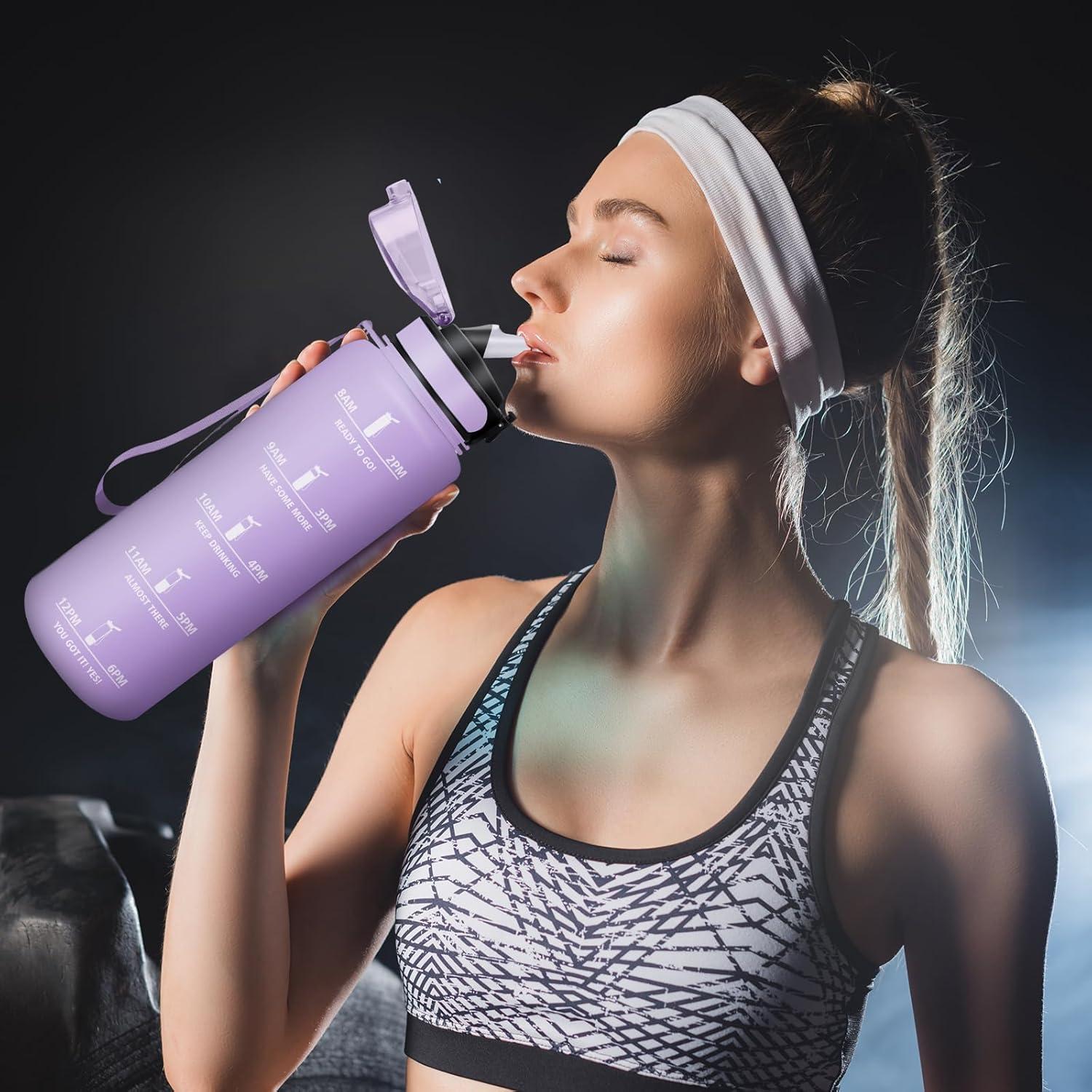 image:imageHoneyHolly Gourde 15L Bouteille Gourde Sport avec Paille Gourde Motivation avec Marqueur de Temps Bouteille deau tanche Bouteille deau pour Randonne Camping Fitness CyclismeViolet Clair1 5 L