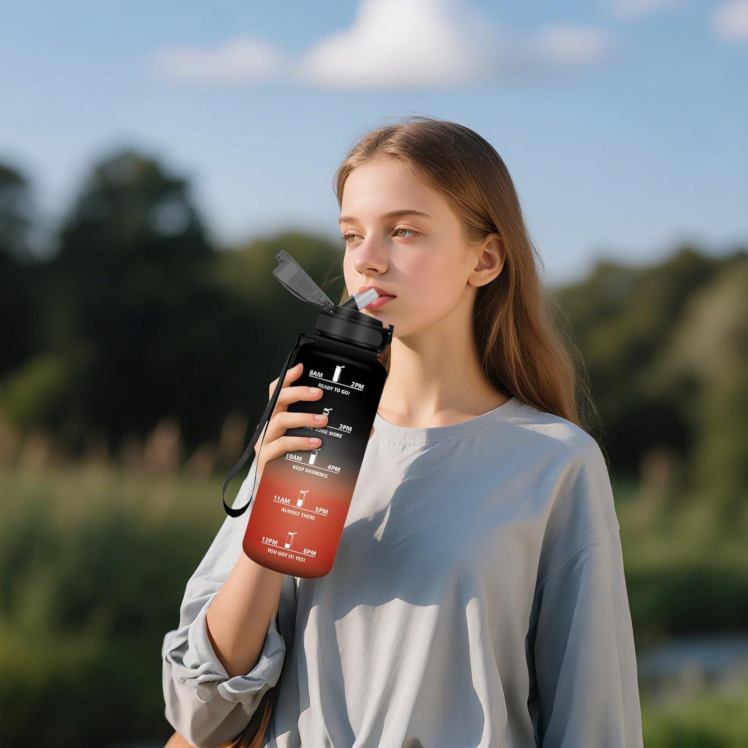 image:imageHoneyHolly Gourde 15L Bouteille Gourde Sport avec Paille Gourde Motivation avec Marqueur de Temps Bouteille deau tanche Bouteille deau pour Randonne Camping Fitness CyclismeNero Rosso 1500ml