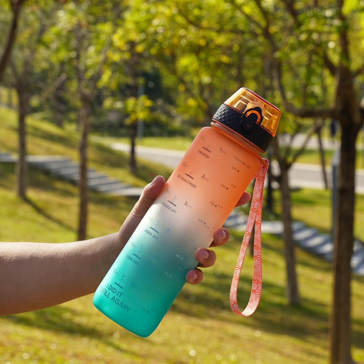 image:imageGOPPUS 1L32oz Bouteille deau avec paille Motivational tanche Boissons Bouteille avec marquages de lheure Tritan Bouteille de Sport pour lcole de Gym Grande bouteille deau pour Adulte Sans BPAVert Orang