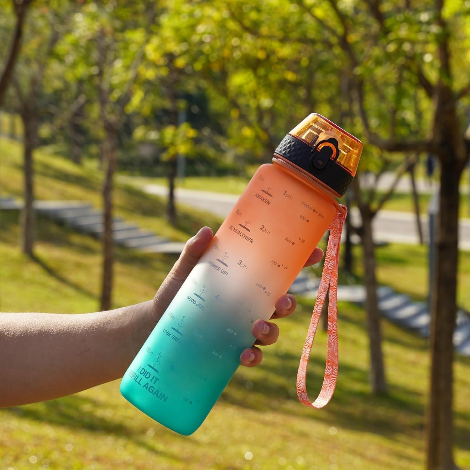 image:imageGOPPUS 1L32oz Bouteille deau avec paille Motivational tanche Boissons Bouteille avec marquages de lheure Tritan Bouteille de Sport pour lcole de Gym Grande bouteille deau pour Adulte Sans BPAVert Orang