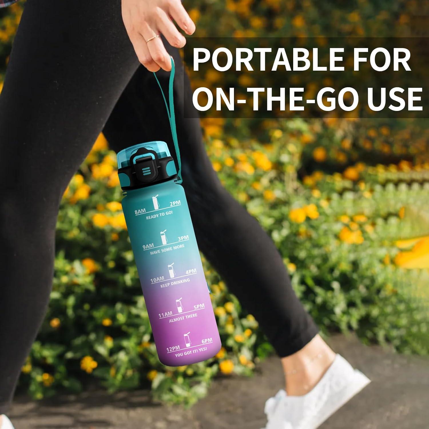 image:imageKollyKolla Bouteille 1L Gourde Sport avec Paille Gourde Grande Marqueur de Temps Reutilisable Bouteille deau tanche pour Running Fitness Yoga Bureau Gym32oz1000ml Paille Vert Rose Clair