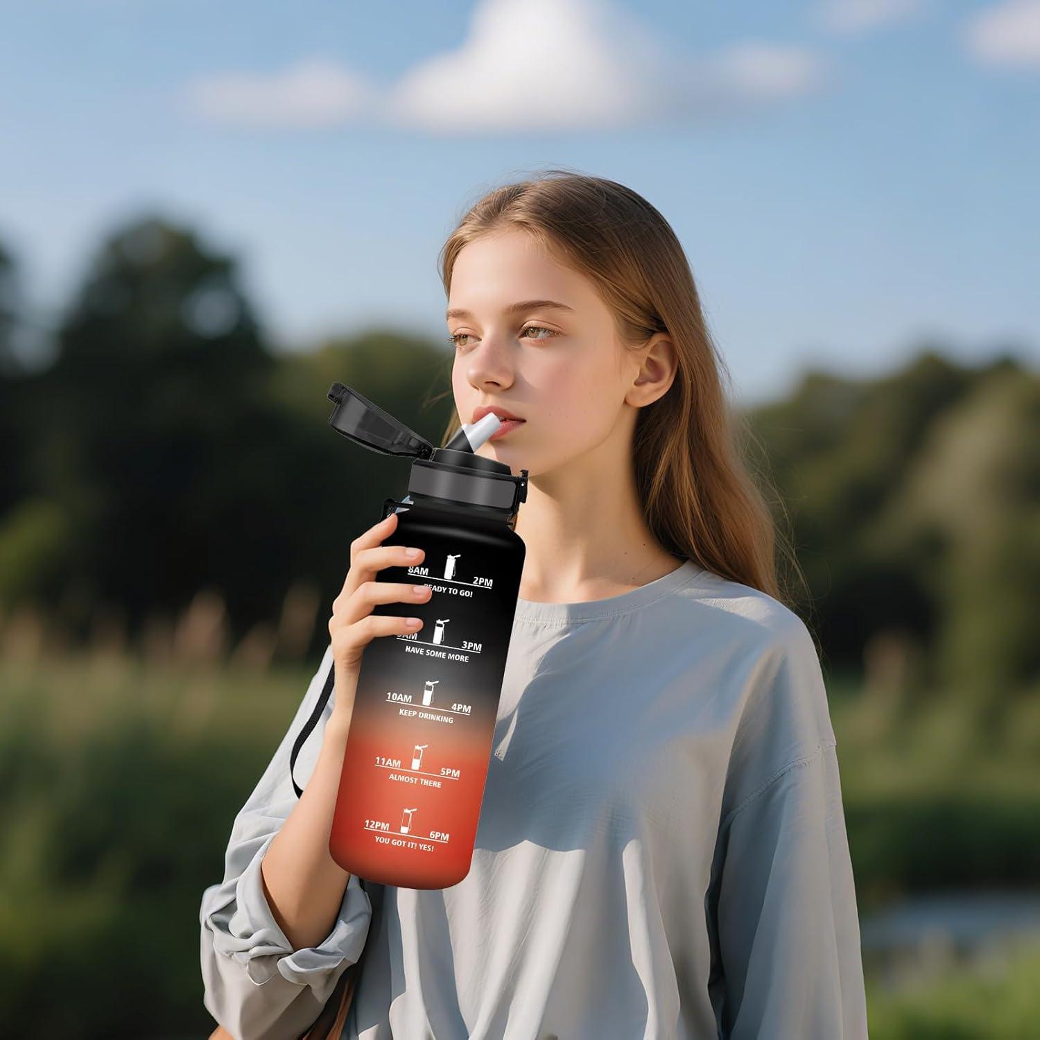 image:imageHoneyHolly Gourde 1l tanches Gourde Paille sans BPA ampamp Rutilisable Bouteille Motivation Bouteille deau Avec Marqueur de Temps Water Bottle pour Gym Ecole Cyclisme Plein air SportNoir Rouge 1500 Ml