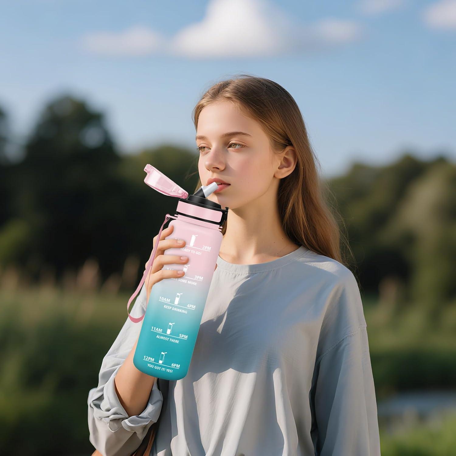 image:imageHoneyHolly Gourde 1l tanches Gourde Paille sans BPA ampamp Rutilisable Bouteille Motivation Bouteille deau Avec Marqueur de Temps Water Bottle pour Gym Ecole Cyclisme Plein air SportRose Cyan 1000 Ml