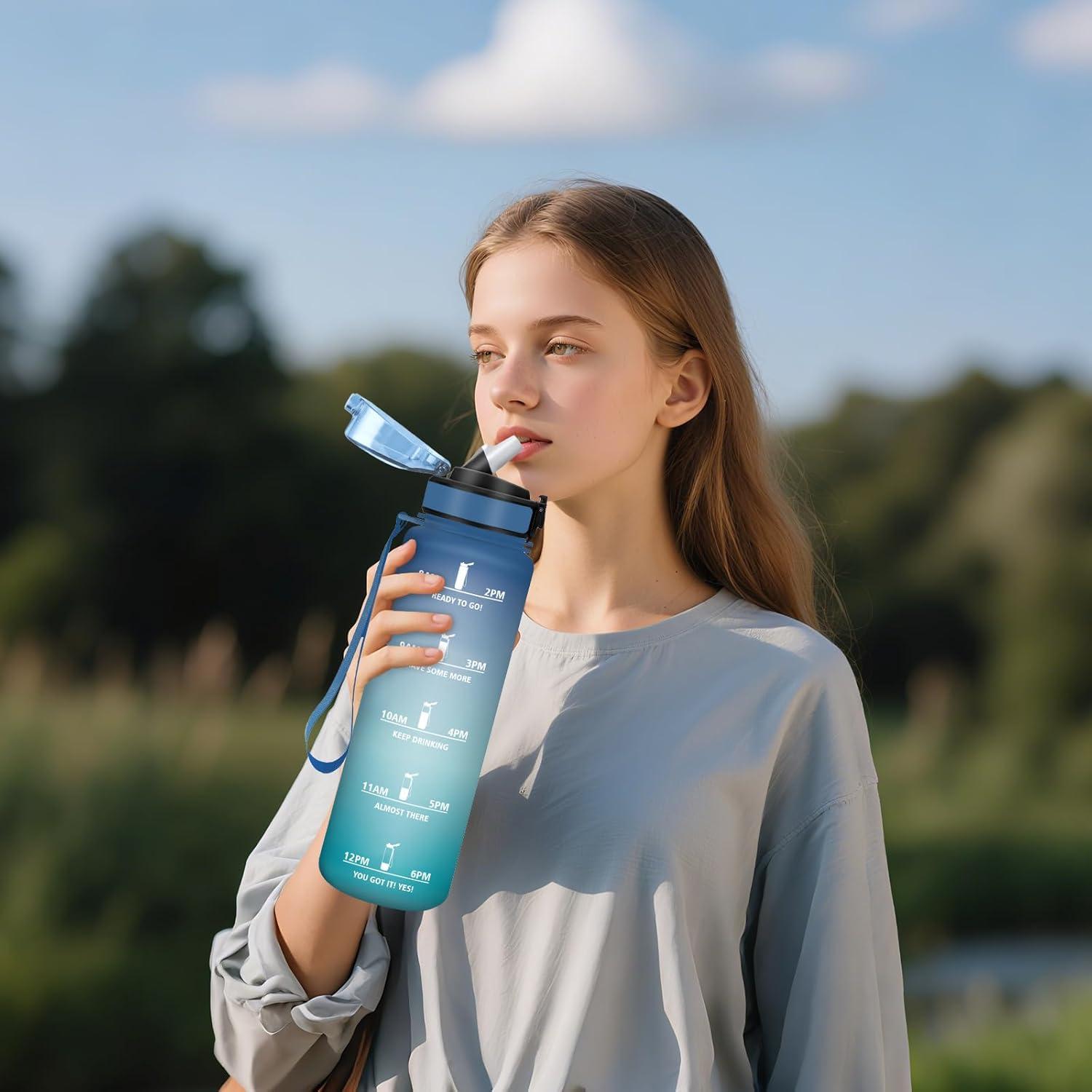 image:imageHoneyHolly Gourde 1l tanches Gourde Paille sans BPA ampamp Rutilisable Bouteille Motivation Bouteille deau Avec Marqueur de Temps Water Bottle pour Gym Ecole Cyclisme Plein air SportBleu Green 1000 Ml