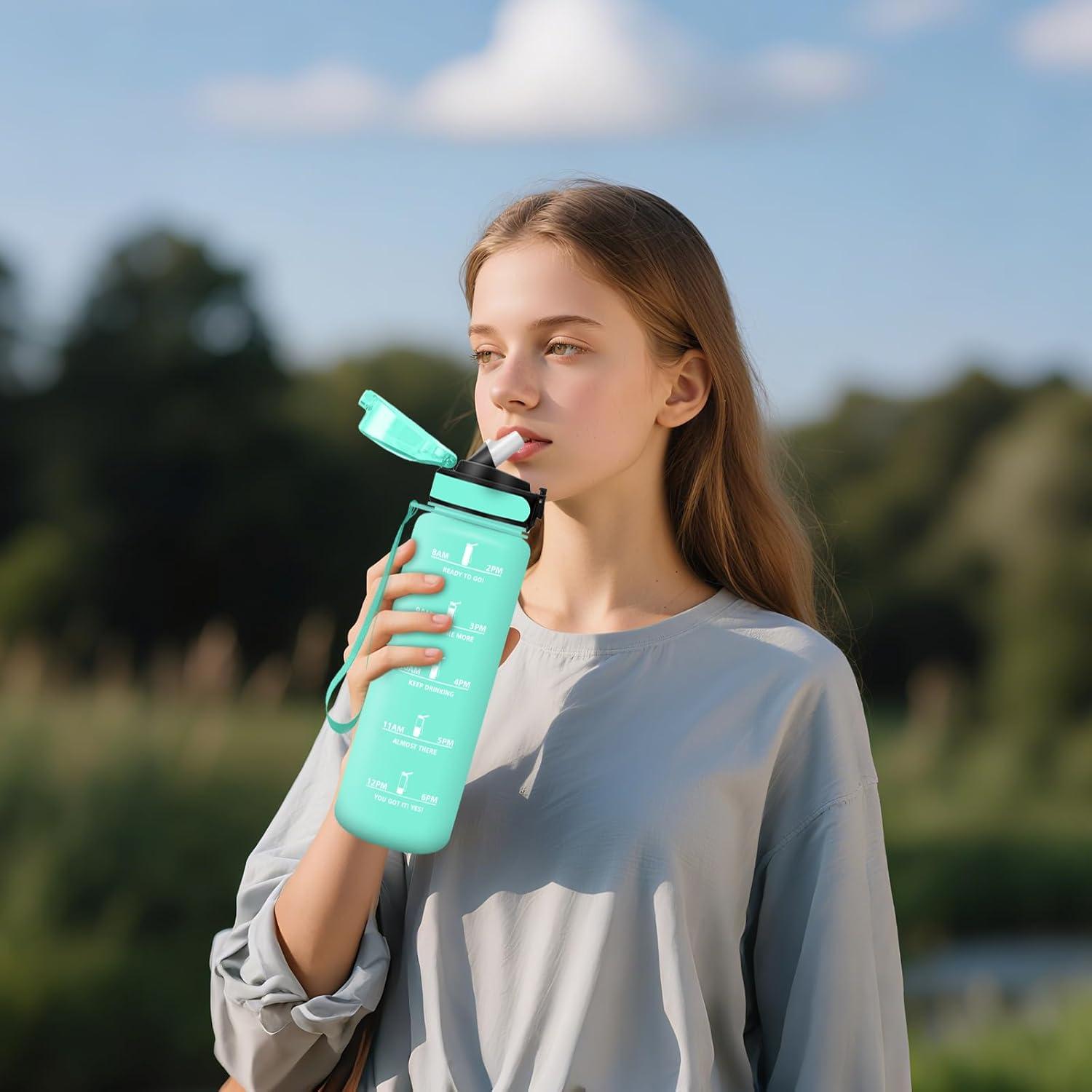 image:imageHoneyHolly Gourde 1l tanches Gourde Paille sans BPA ampamp Rutilisable Bouteille Motivation Bouteille deau Avec Marqueur de Temps Water Bottle pour Gym Ecole Cyclisme Plein air SportBleu Vert 1000 Ml