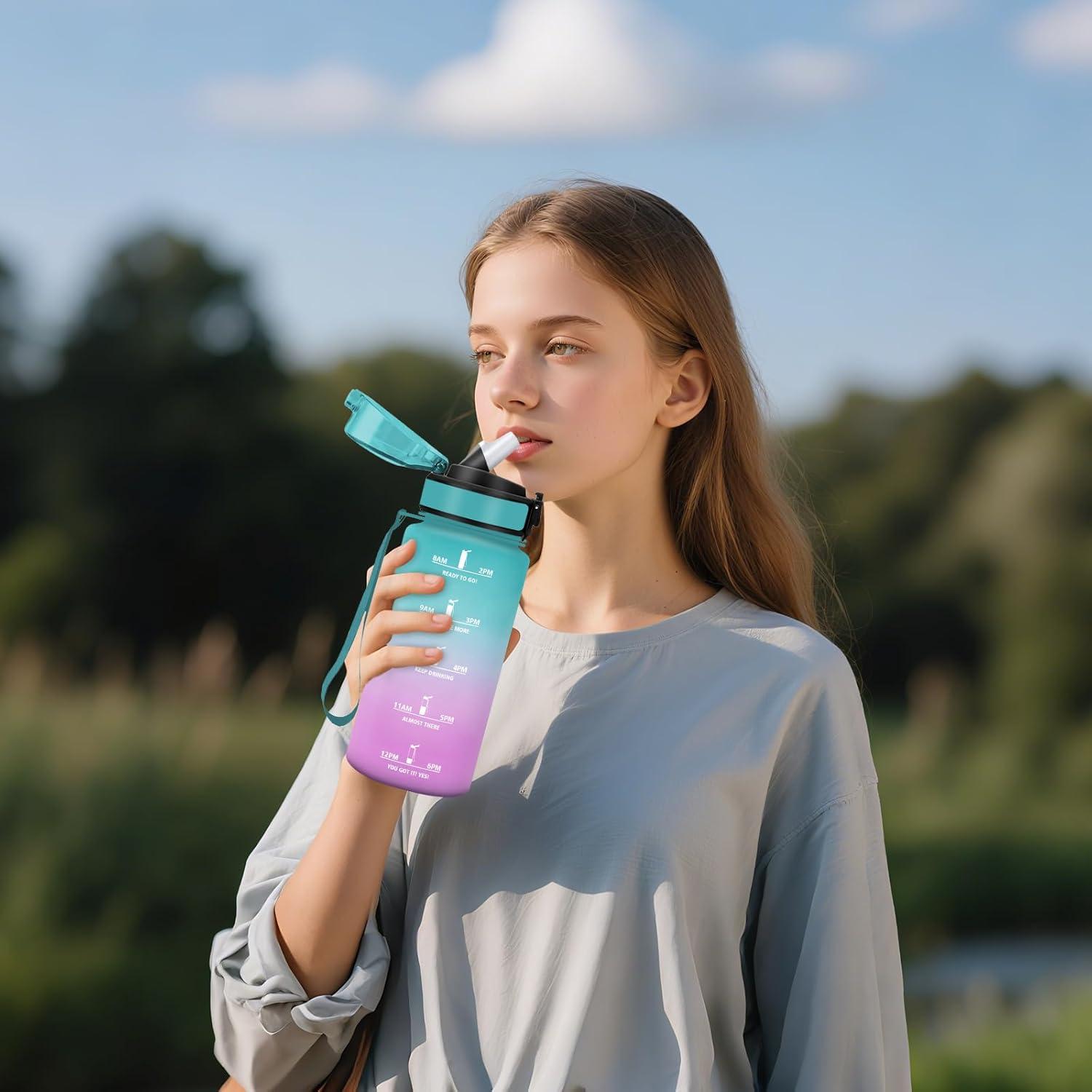 image:imageHoneyHolly Gourde 1l tanches Gourde Paille sans BPA ampamp Rutilisable Bouteille Motivation Bouteille deau Avec Marqueur de Temps Water Bottle pour Gym Ecole Cyclisme Plein air SportBleu Violet 500 Ml