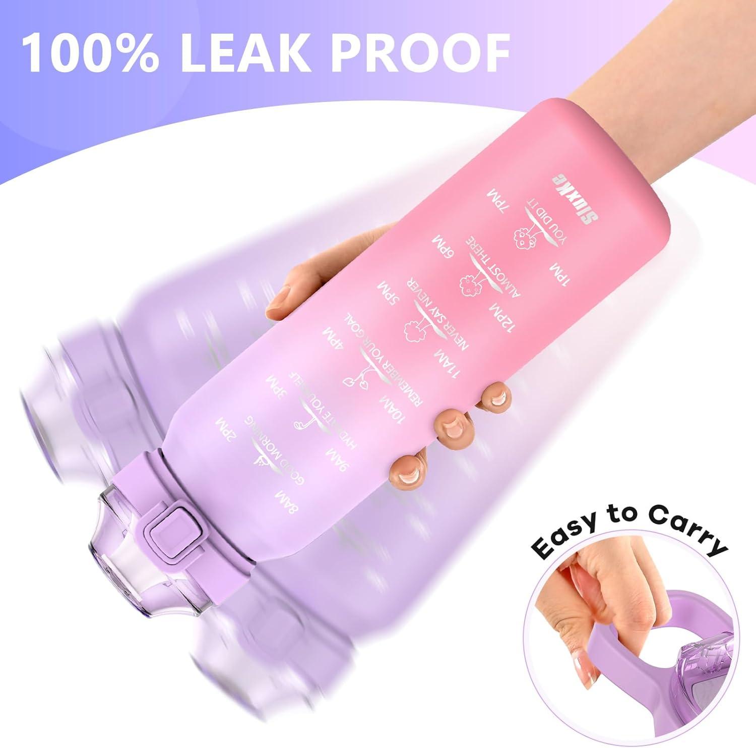 image:imageSLUXKE Gourde Inox 1L avec Marquage De Temps 1000ml Gourde en 1810 Acier Inoxydable avec Handle Rutilisables tanche sans BPA pour Adulte Sport Gym Voyage Bleu BleuViolet Rose