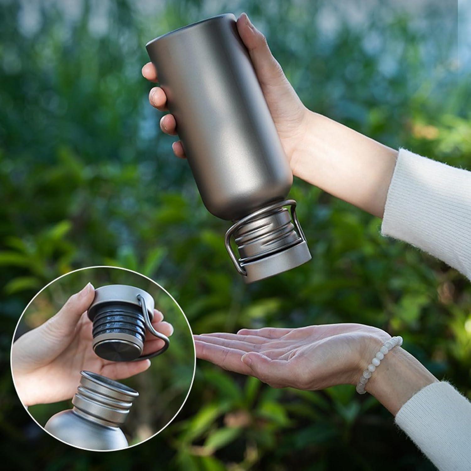 image:imageBouteille Dhydratation Sportive Foldage Deau En Titane Couvercle Rsistant Aux Fuites Bouteille De Boisson Prt Pour Les Voyages De 700 Ml Avec Design Robuste Idal Pour Le Randonne De Ra500ml