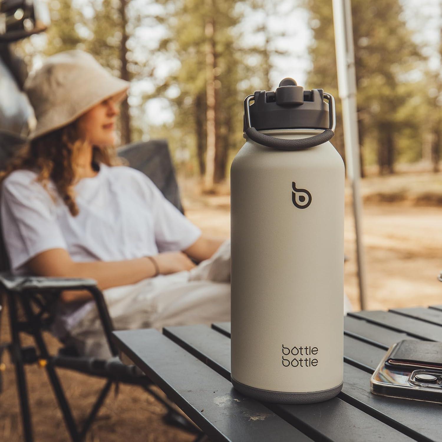 image:imageBOTTLE BOTTLE Bouteille deau isotherme en acier inoxydable de 946 ml avec paille et couvercle double usage pour salle de sport avec pilulier ciel tGris