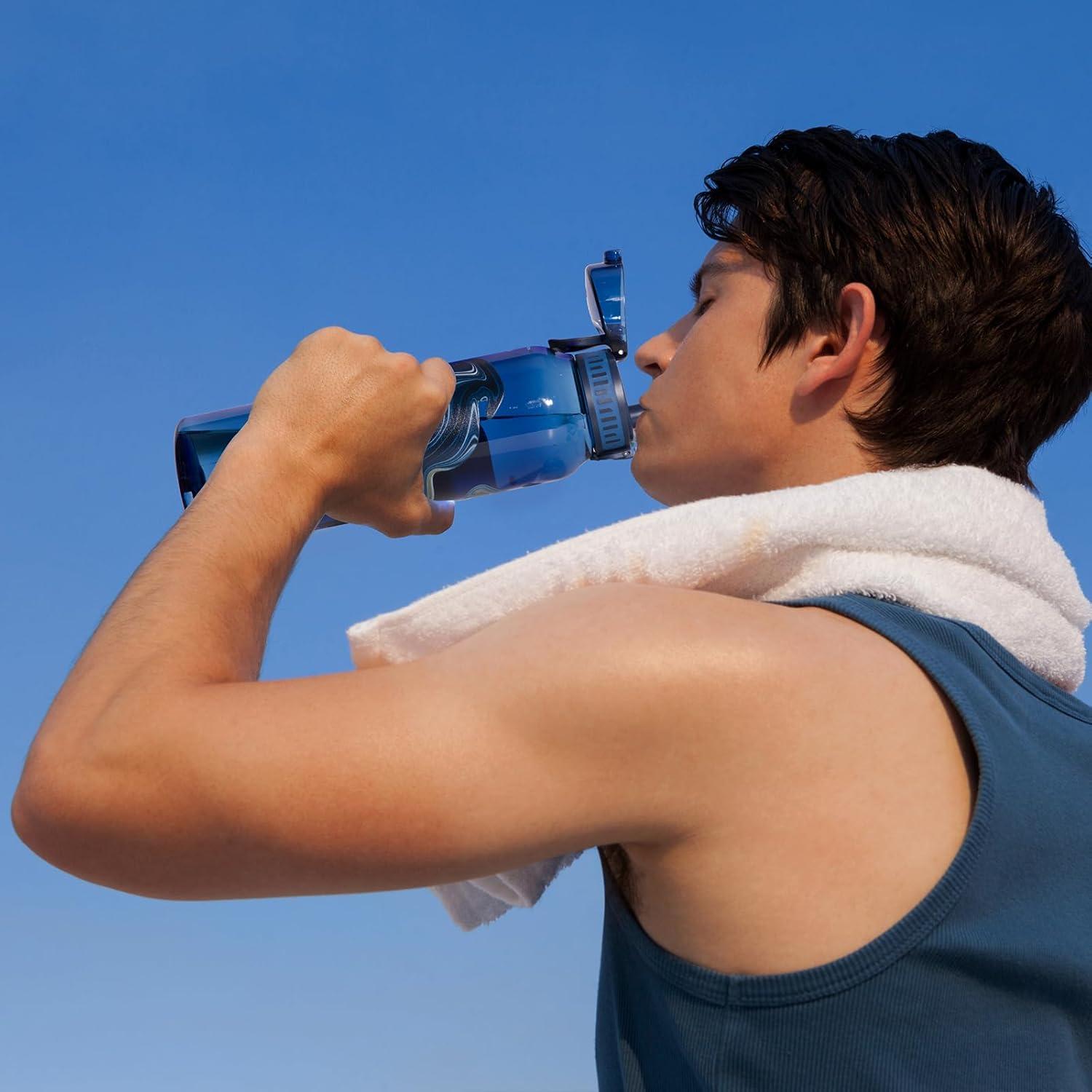 image:imageUZSPACE Gourde Sport 1L Gourde Adulte Transparente sans BPA avec Poigne tanche Bouteille deau Idal pour Fitness et Voyage Bleu ArdoiseImpression Artistique Bleue