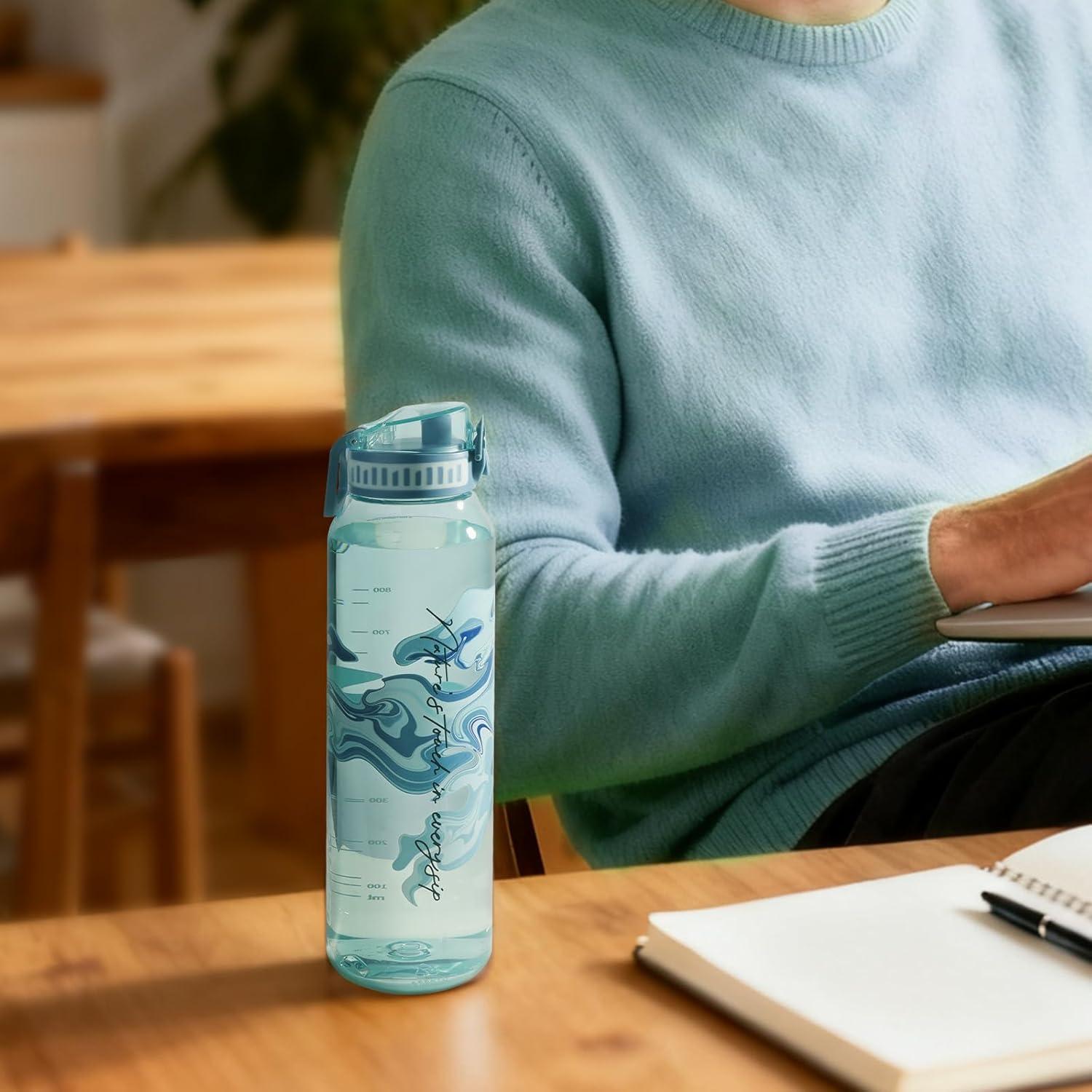 image:imageUZSPACE Gourde Sport 1L Gourde Adulte Transparente sans BPA avec Poigne tanche Bouteille deau Idal pour Fitness et Voyage Bleu ArdoiseImprim Artistique Bleu Brumeux