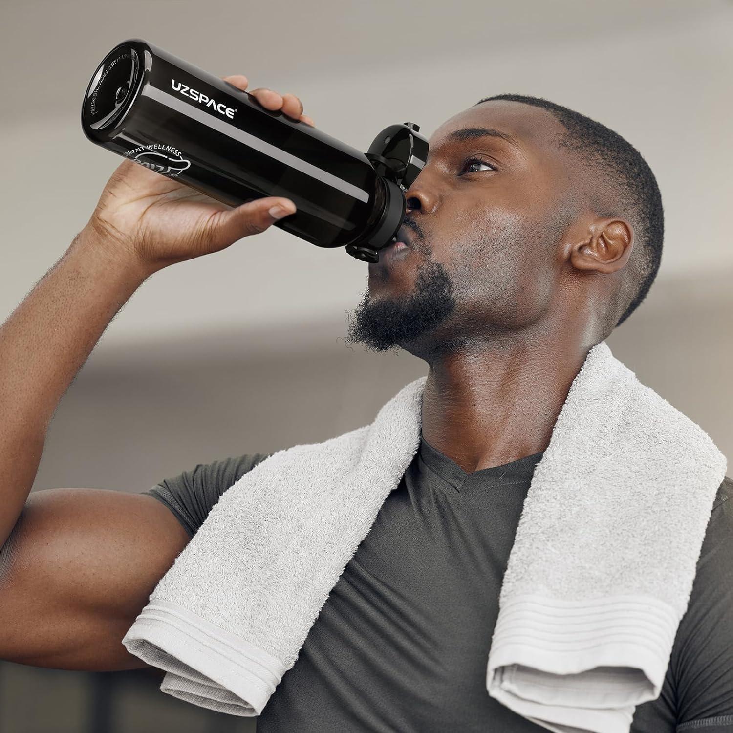 image:imageUZSPACE Gourde Sport 1L Gourde Adulte Transparente sans BPA avec Poigne tanche Bouteille deau Idal pour Fitness et Voyage Bleu ArdoiseNoir