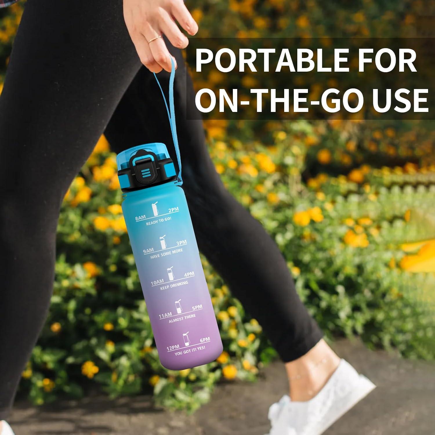 image:imageGourde 1L Gourde avec Sport Paille AntiFuite ampamp Rutilisable Bouteille deau Motivante avec Marquages de Temps Facile Nettoyer Bouteille Gradue pour Voyage Randonne Cyclisme Fitness32oz1000ml Paille Bleu Lilas