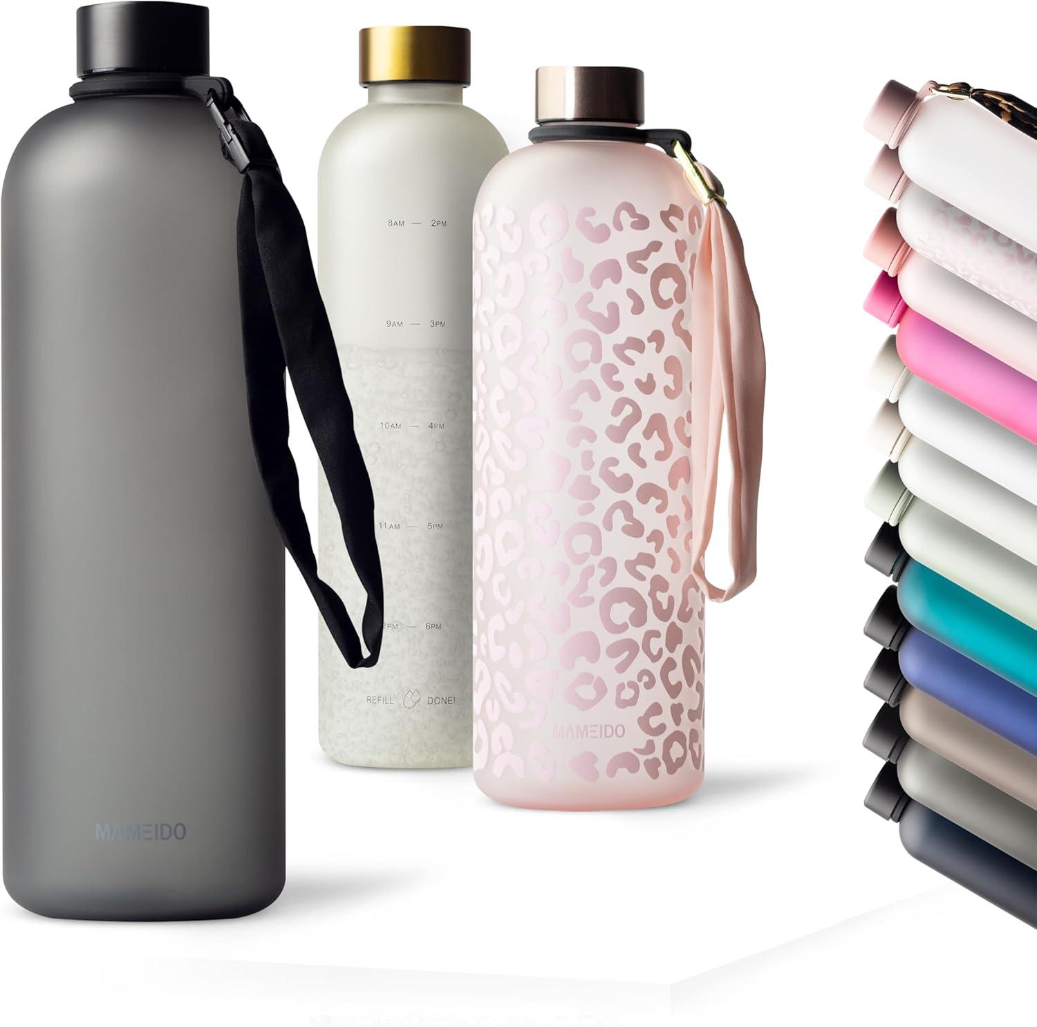image:imageMAMEIDO Gourde 1 l Bouteille deau Design Plastique avec Marqueur de Temps de Motivation sans BPA tanche Urban Taupe GoldCarbon Grey