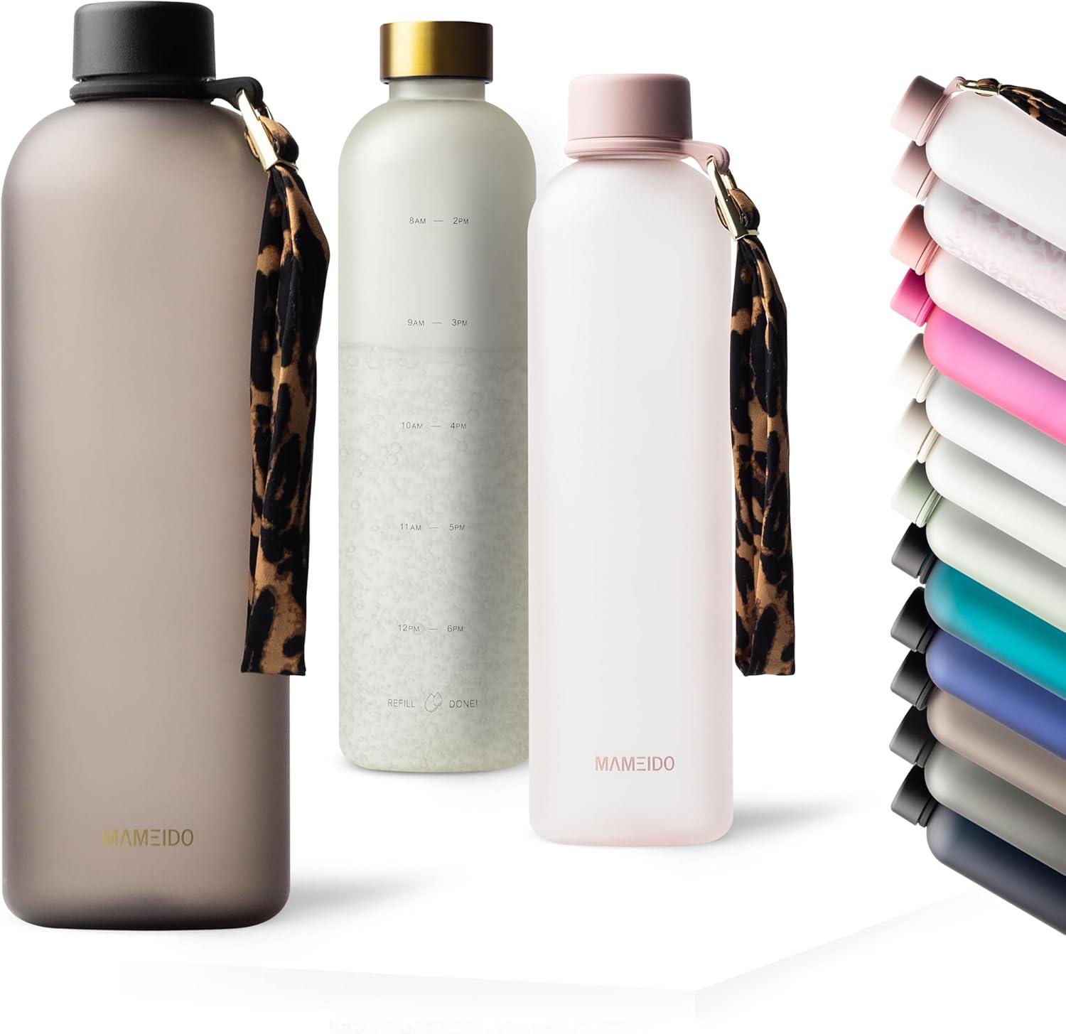 image:imageMAMEIDO Gourde 1 l Bouteille deau Design Plastique avec Marqueur de Temps de Motivation sans BPA tanche Urban Taupe GoldUrban Sport Loop