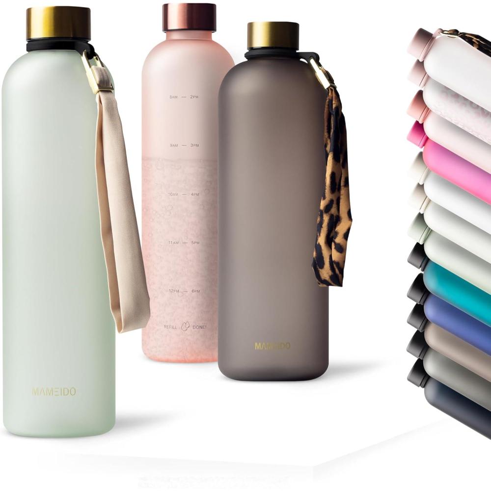 image:imageMAMEIDO Gourde 1 l Bouteille deau Design Plastique avec Marqueur de Temps de Motivation sans BPA tanche Urban Taupe GoldDesert Sage Gold