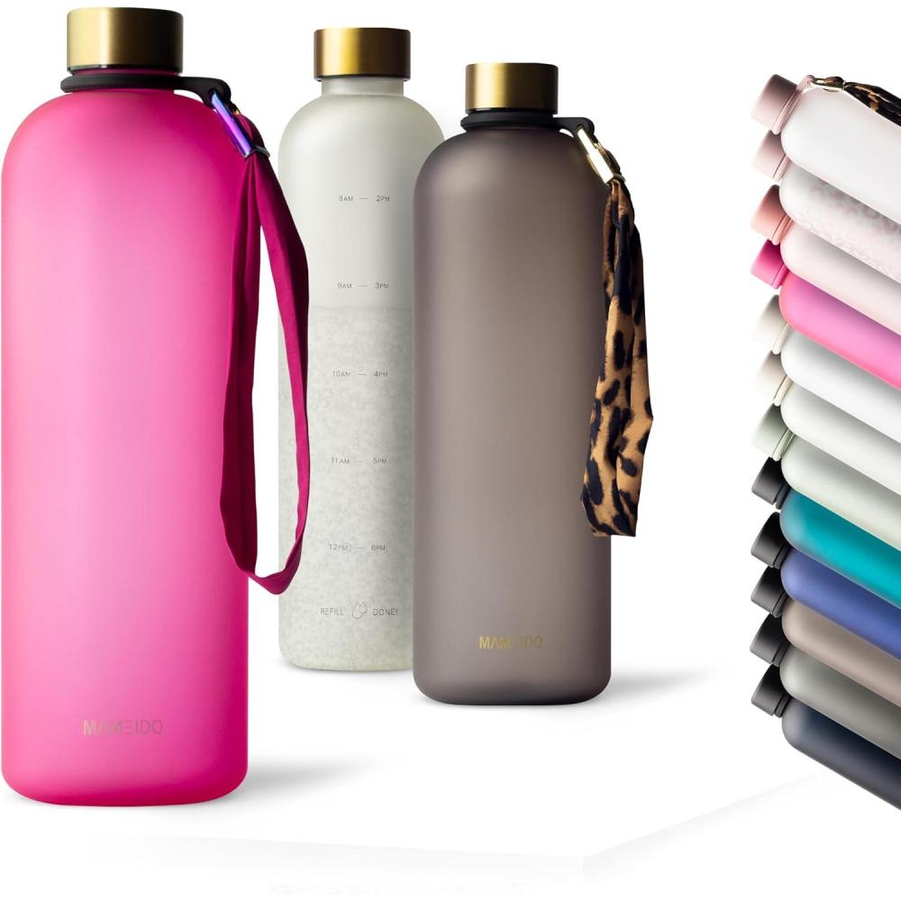image:imageMAMEIDO Gourde 1 l Bouteille deau Design Plastique avec Marqueur de Temps de Motivation sans BPA tanche Urban Taupe GoldGlow Couture