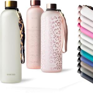 MAMEIDO Gourde 1 l, Bouteille d&rsquo;eau Design Plastique avec Marqueur de Temps de Motivation, sans BPA, étanche (Urban Taupe Gold)(Ivory Beige Gold)