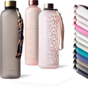 MAMEIDO Gourde 1 l, Bouteille d&rsquo;eau Design Plastique avec Marqueur de Temps de Motivation, sans BPA, étanche (Urban Taupe Gold)(Urban Taupe)