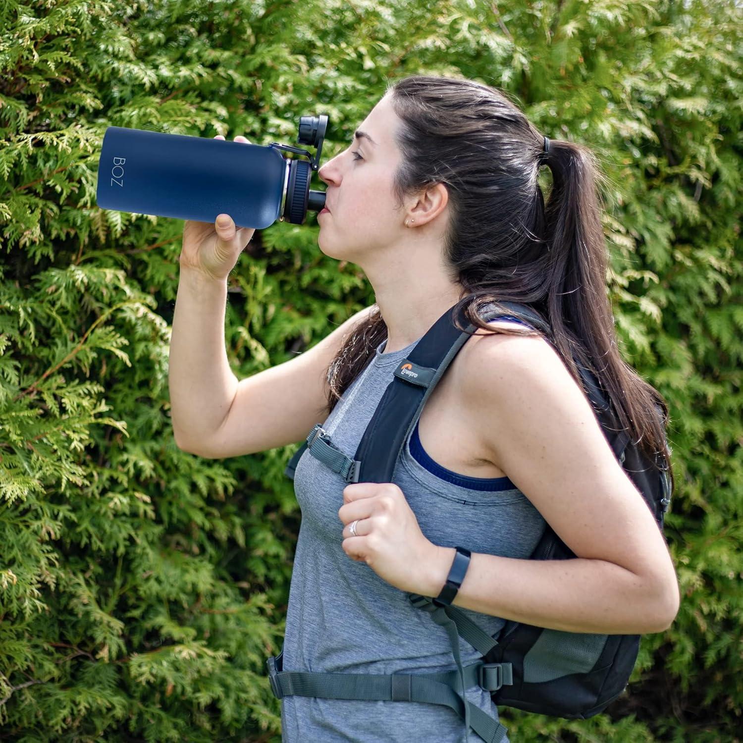 image:imageBOZ Gourde Isotherme En Acier Inoxydable 1L Sans BPA Isolation Sous Vide Gourde Inox Avec Couvercle Anti Germe Bouteille dEau 1 Litre pour Bureau Sport Voiture Randonne Gym Bleu clairBleu