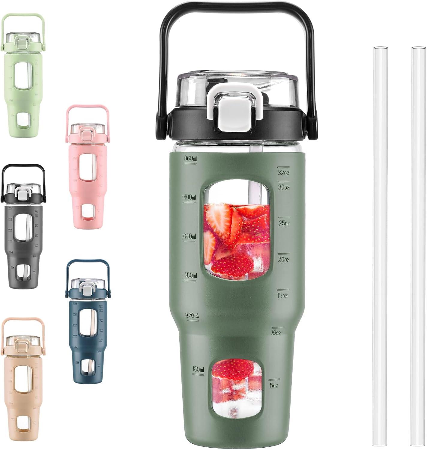 image:imageBLUEGO 960ml Gourd en verre Avec paille Marqueur de temps Bouteille deau Motivation avec manchon en silicone 1 litre Grande carafe deau en Verre pour Gym sports et entranement NoirOlive
