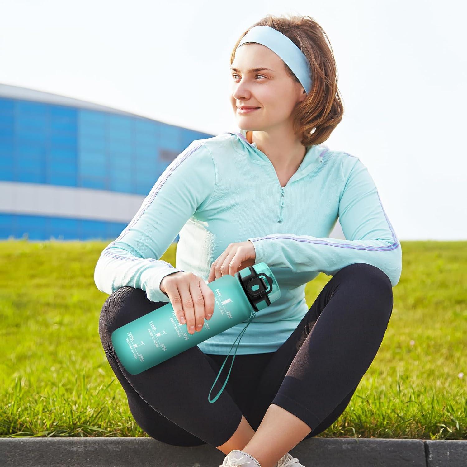 image:imageBouteille Sport 500ml Gourde Motivation sans BPA Gourdes avec Marqueur de Temps Bouteille deau Idale pour Randonne Bureau lcole32oz1000ml Mat Bleuvert